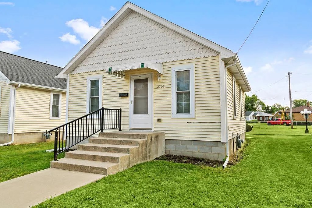 2205 Ottawa Ave.